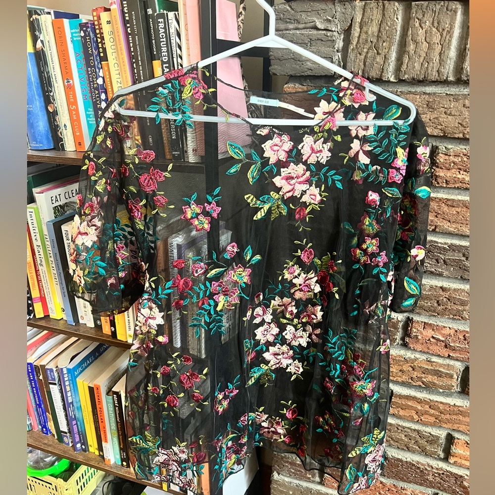 NWOT Gorgeous Embroidered Kimchi Blue Floral Sheer Black Top